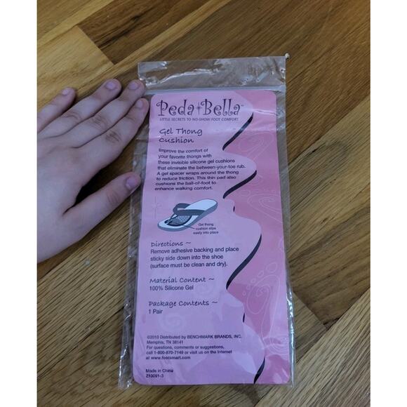 Peda Bella Gel Thong Cushion Silicone Foot Pads for Flip Flops 1 Pair NEW Sealed - Picture 1 of 8